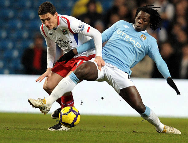 两球被吹仍 两球被吹仍